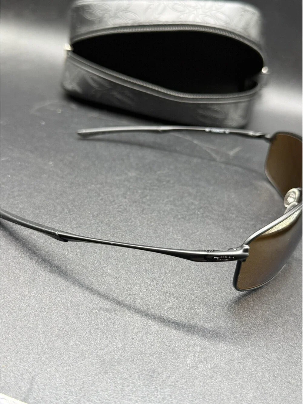 Oakley Taper Matte Black/Gold Iridium Lenses OO4074-03